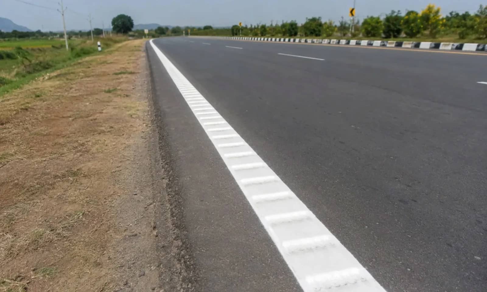 Profile Marking Paint Manufacturers — YNM Safety